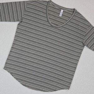 Athleta Cloudlight Stratus Striped Top Medium Black White Scoop Neck Athleisure